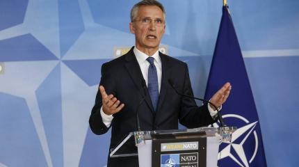 Sohu: желание дружить с Путиным вынудило Францию нанести удар в спину НАТО Sohu: желание дружить с Путиным вынудило Францию нанести удар в спину НАТО