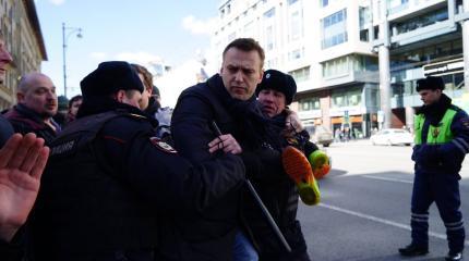 Педофилы и «крестовый поход детей»: Навальный у стены, стена у Навального Педофилы и «крестовый поход детей»: Навальный у стены, стена у Навального