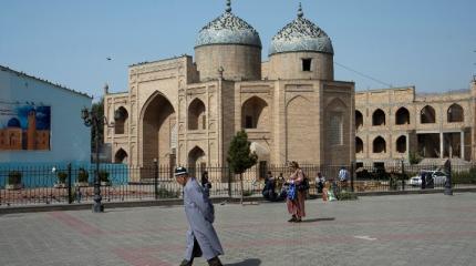 Таджикистан кинул камень в историю СССР Таджикистан кинул камень в историю СССР