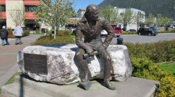 На Аляске снимают памятник русскому основателю города Ситка