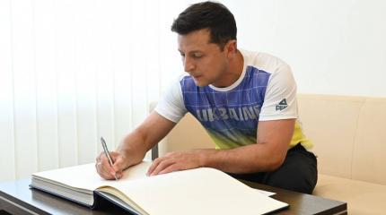 При визите в США Зеленский будет выглядеть как ребёнок, которого наказали за провинность При визите в США Зеленский будет выглядеть как ребёнок, которого наказали за провинность