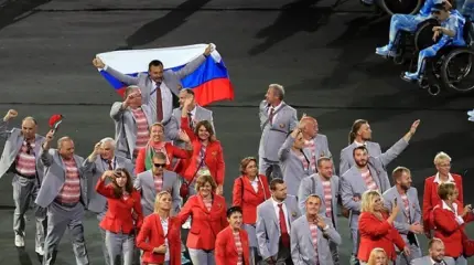 Белорусские паралимпийцы рассказали, почему взяли с собой российский флаг