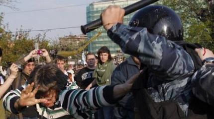Полицейская дубина как средство заработка оппозиционеров? Полицейская дубина как средство заработка оппозиционеров?