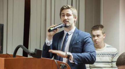 Данюк: Системный кризис на Украине оставляет Ярошу определенные перспективы Данюк: Системный кризис на Украине оставляет Ярошу определенные перспективы