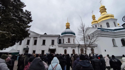 Лавра. Среди братии нашелся иуда, а наместник наконец размазал Зеленского