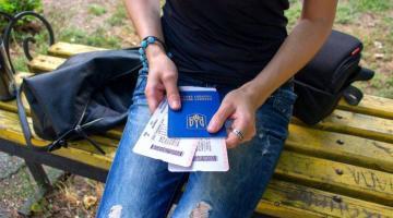 Жители ЛДНР столкнулись с проблемами после получения украинских паспортов