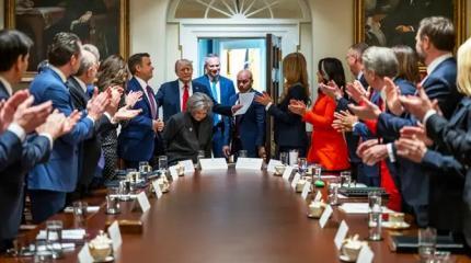 Конец демократии. Президент США может стать императором Конец демократии. Президент США может стать императором