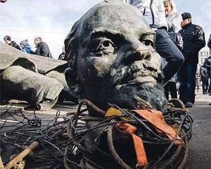 Незалежная избавляется от Ленина, но на свиньях это не отражается Незалежная избавляется от Ленина, но на свиньях это не отражается