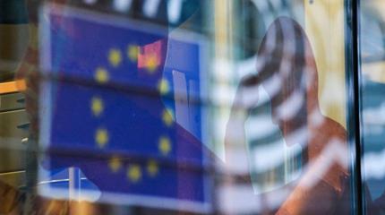 Der Standard предупреждает: «занос вправо» приведет к неминуемому краху ЕС Der Standard предупреждает: «занос вправо» приведет к неминуемому краху ЕС
