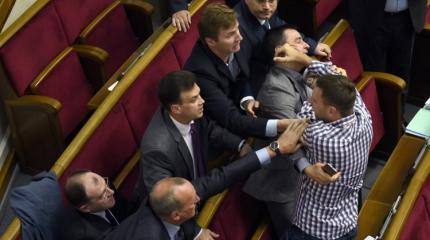 Фас! Парубий спустил Парасюка на депутата из «Оппозиционного блока» Фас! Парубий спустил Парасюка на депутата из «Оппозиционного блока»