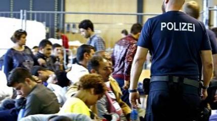 Немецкая элита убеждает население в полезности хлынувших в страну беженцев