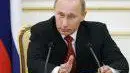 Путин предложил запретить въезд в страны ТС без загранпаспорта с 2015 года