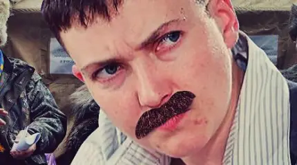 Так зачем казак Надька сбрил усы?