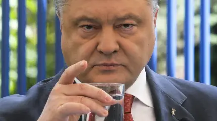 Коррупционер Порошенко идёт по пути Януковича, но спасать его будет некому