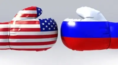 В сети представили пьяную драку в баре между Россией и Америкой
