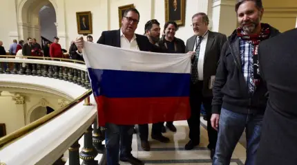 Американские выборщики проголосовали под российским флагом