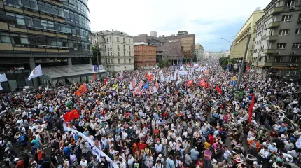 Встречи депутатов с избирателями приравняли к митингам