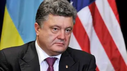 Порошенко напрашивается на прием к Трампу после инаугурации в феврале