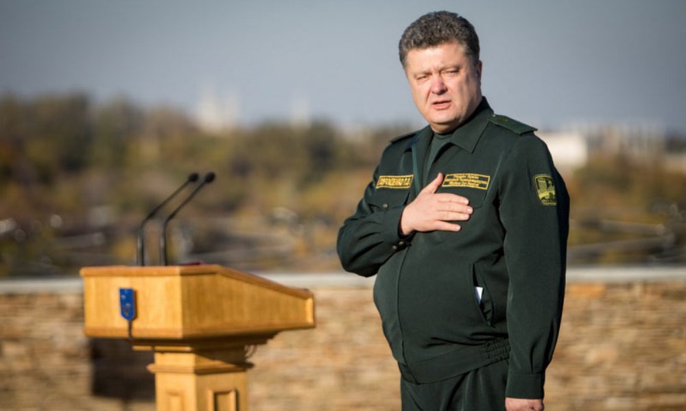 Порошенко, гимн Украины и спекуляции на тему войны
