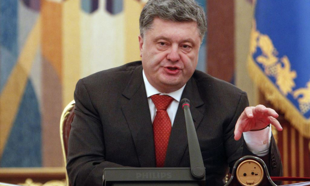 Порошенко в Бундестаге просит Германию не снимать санкции с РФ