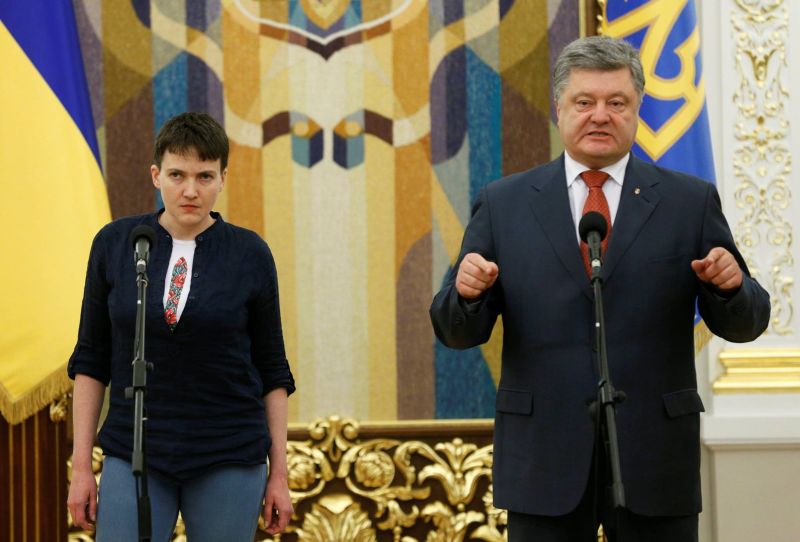 Надя нагадила Порошенко. Что, партизанка, уже от своих прячешься?