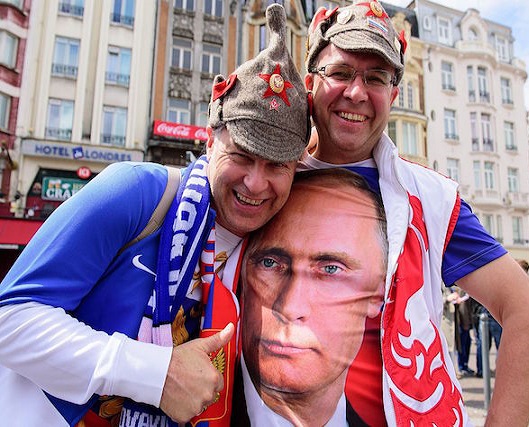 А что если народ действительно всем доволен? Допускаете?