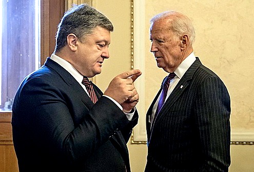 Почему Порошенко нервничал на встрече с Байденом?