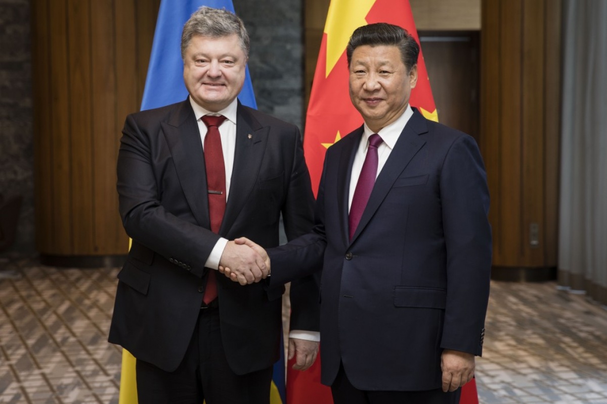 Последний крик утопающего: Порошенко молит Китай о помощи