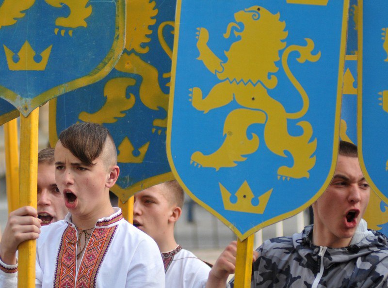 Убивая в себе русское, украинцы убивают себя