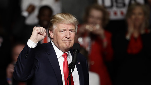 Трамп рассчитывает поговорить с Путиным по телефону в выходные