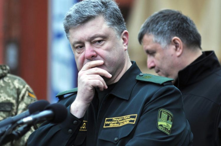 Карта Порошенко бита: коррупция затмила русофобию