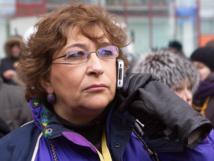 Альбац: Киеву выгодно признание паспортов ДНР и ЛНР