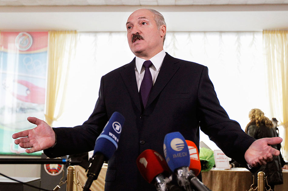 Диктатор Лукашенко