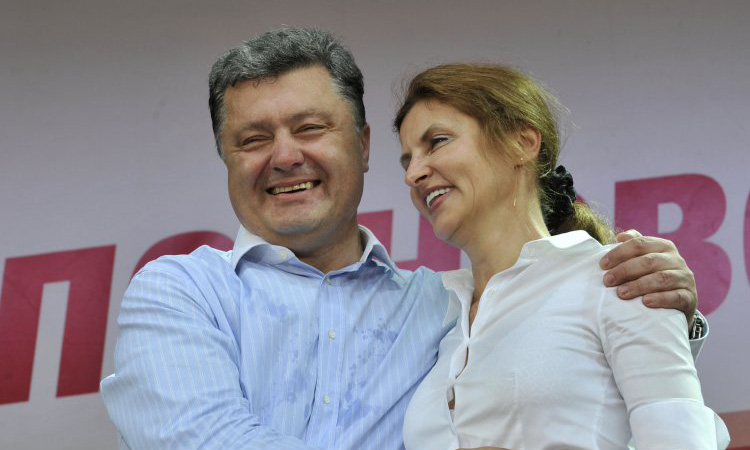 Петр Порошенко поспешил уехать из Германии из-за юбилея жены