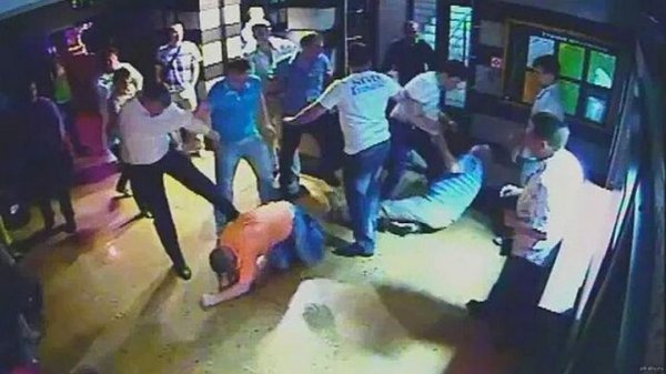 Китайцы забили наглых мигрантов в метро с криками "Тут вам не Европа!"