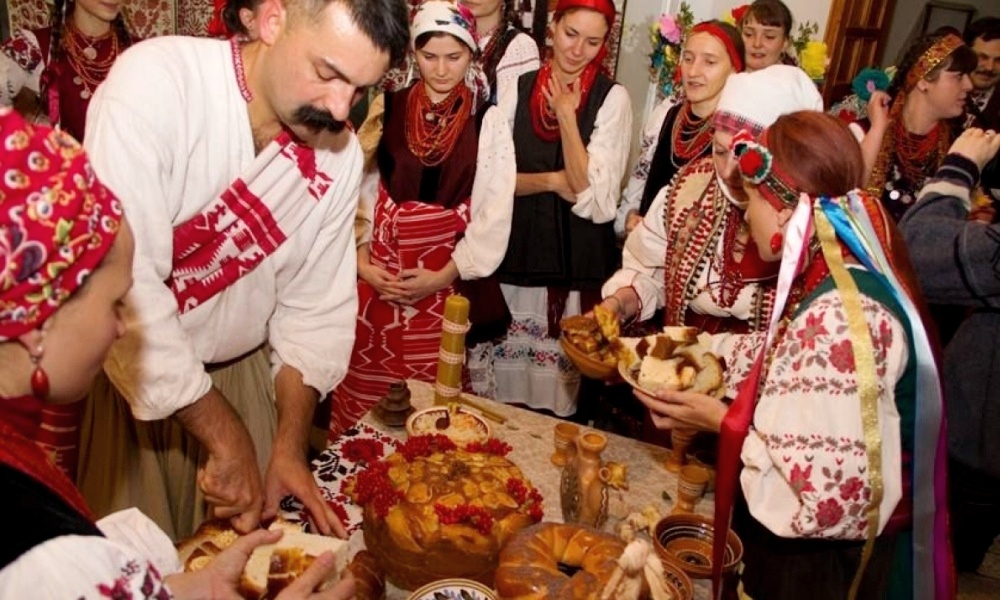 Вареники вместо блинов: на Украине декоммунизируют Масленицу