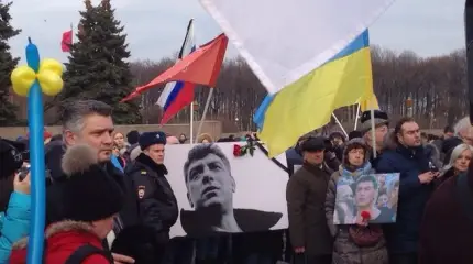 Геи, украинцы, оплаченная массовка: «Марш памяти Немцова»