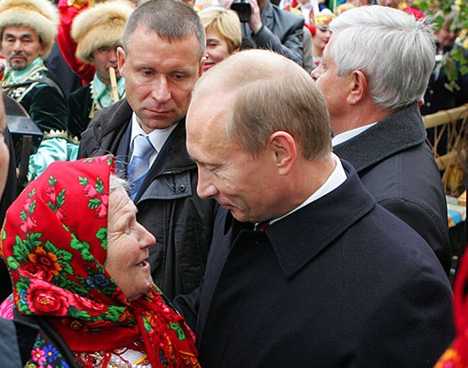 Очереди при Путине – о чем судачит там подкованный в большой политике народ