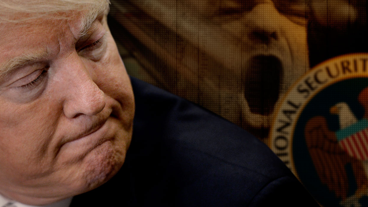 Трамп жалуется на подставы спецслужб, ложь СМИ и "слепую ненависть"