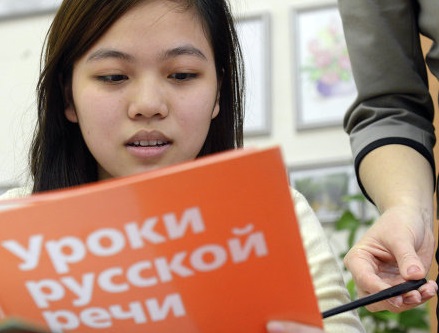 Русский язык – это империя познаний. Вырви его – останешься утлым черепком…