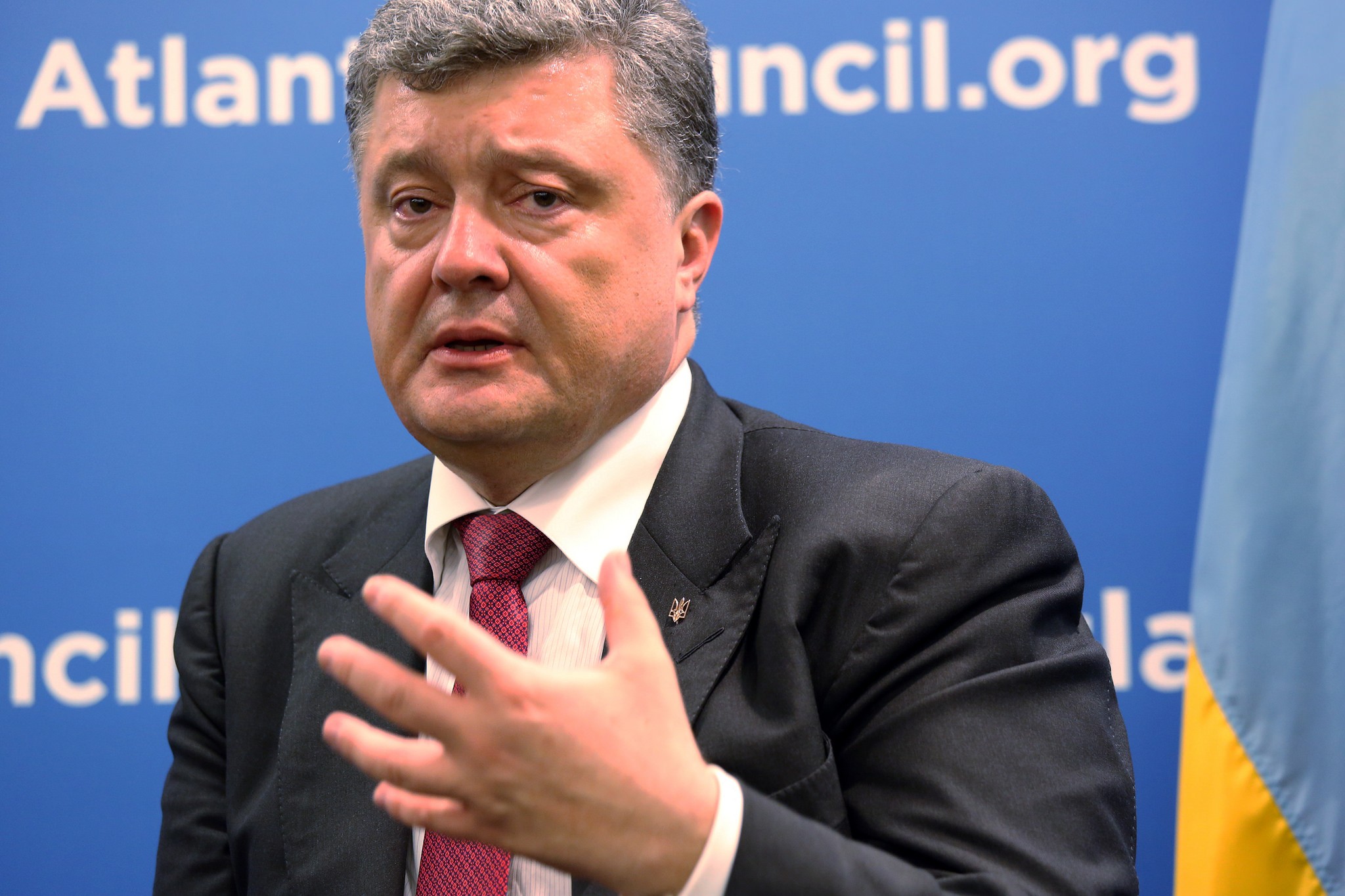 Украинские власти загнали страну в русофобский угол и продолжают воровать