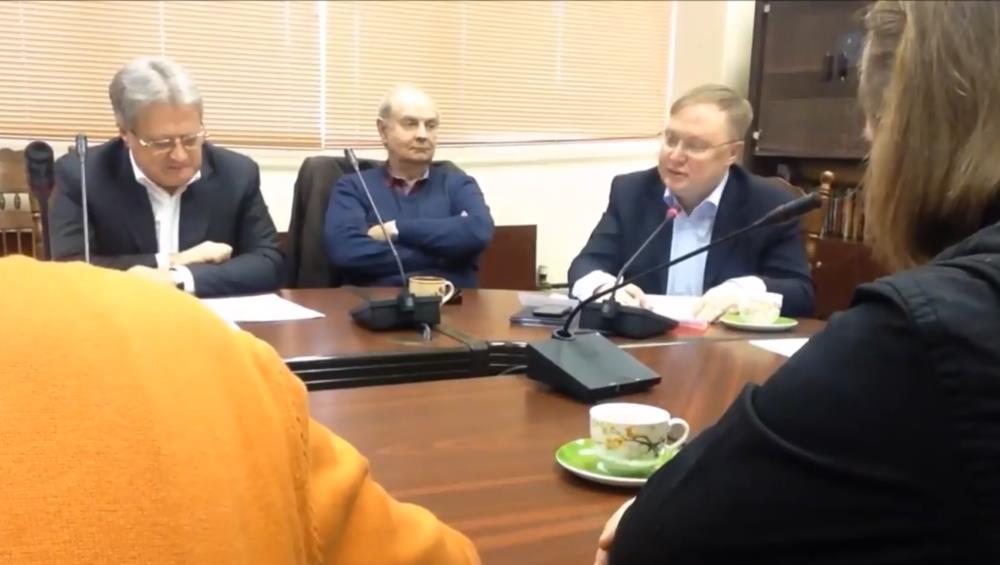 Изборский клуб изнутри