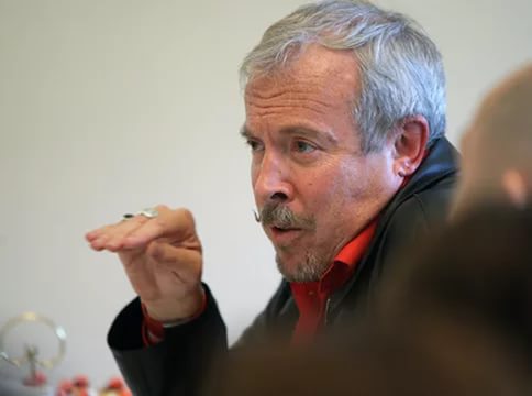 «Хрущевская оттепель»: Макаревич призвал «не переборщить с посадками»