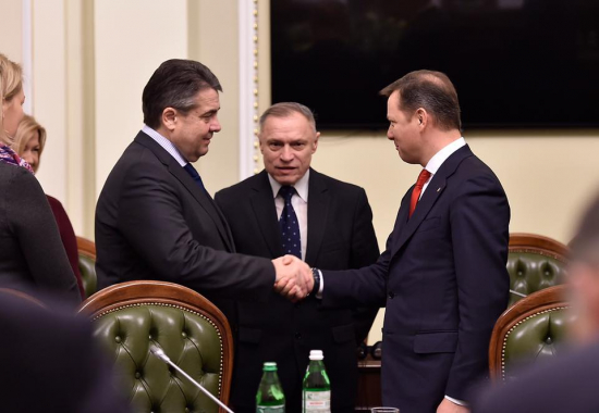 Ляшко передал Зигмару Габриелю план по урегулированию ситуации на Украине