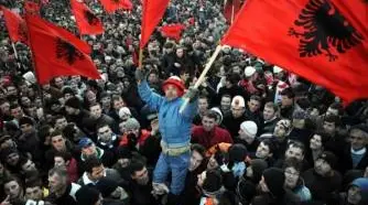 Македонию заглатывают