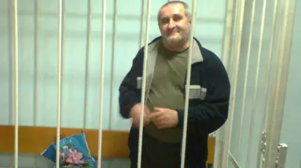 От коммунистов к Жириновскому, далее в карательный батальон и за решетку