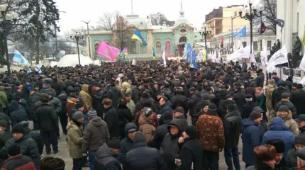 Военные пенсионеры в Киеве: Порошенко, мы нищие, мы голодаем!