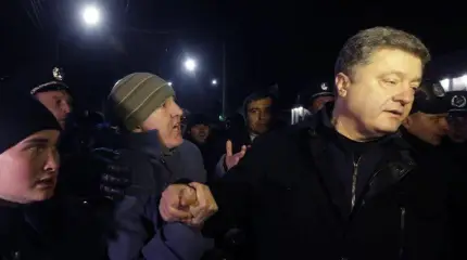 «Пнули» обратно в Киев: Порошенко сунулся в русский Крым