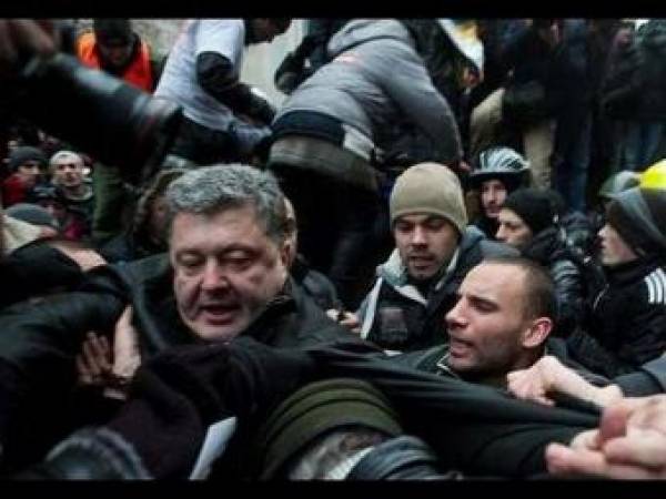 Стрелков рассказал, как Петр Порошенко получил дважды по лицу в Симферополе