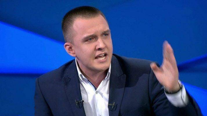 Мацейчука после обыска везут в суд